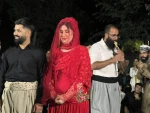 نمایش خیابانی «هزاران کس» از شهرستان بوکان.
 2
