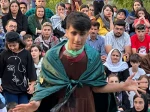نمایش خیابانی «آتش یا گور» از شهرستان تکاب.
 2