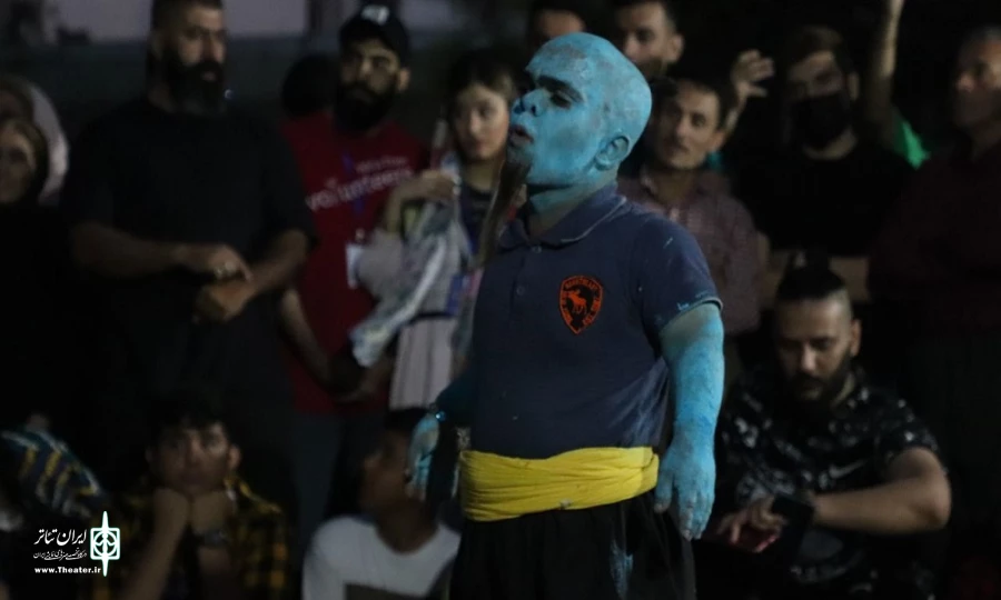نمایش خیابانی «غول چراغ جادو» از شهرستان بوکان.
 2