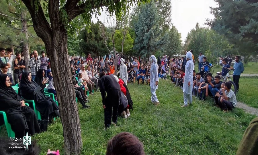 اجرای نمایش «تسخیر شدگان» در راستای مبارزه با مواد مخدر در شاهین دژ اجرا شد
 2