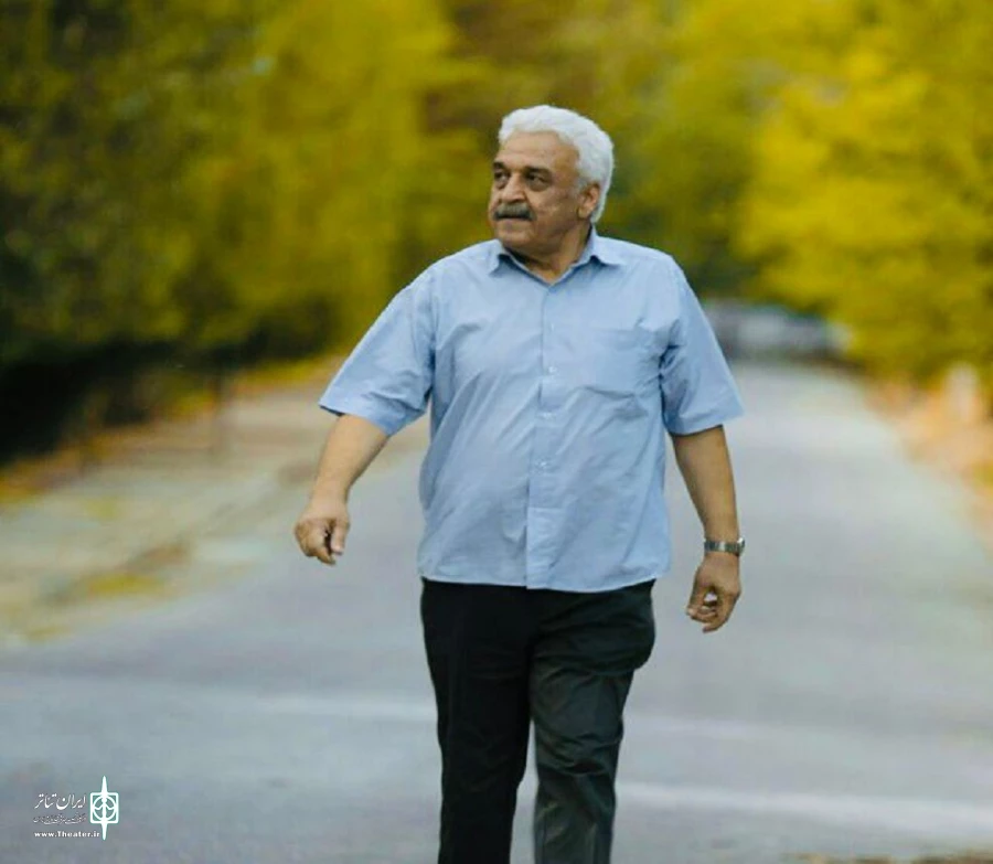 هیأت انتخاب هنرجویان و بازیگران برگزیده جشنواره آموزشگاه آزاد هنرهای نمایشی اهورا شهرستان مهاباد مشخص شدند.
 2