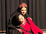نمایش «هملت» ششمین اجرای جشنواره به عنوان آخرین اجرا اثری از گروه پرواز.
 2