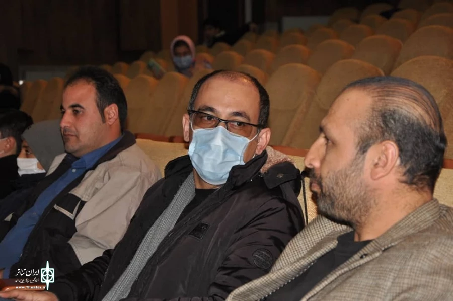 نشست مسئول دفتر هنرهای نمایشی شهرستان شوط با جمعی از کارگردان‌های شهرستان
 2
