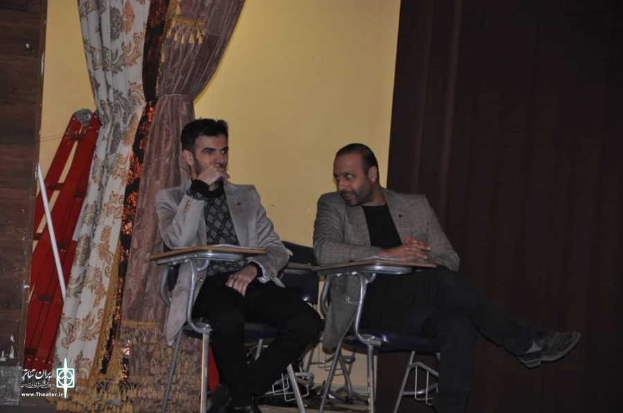نشست مسئول دفتر هنرهای نمایشی شهرستان شوط با جمعی از کارگردان‌های شهرستان
 2