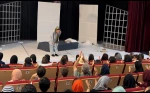 نمایش «سگ‌ها مادرت را می‌خورند» در میان استقبال پر شور تماشاچیان به صحنه رفت
 2
