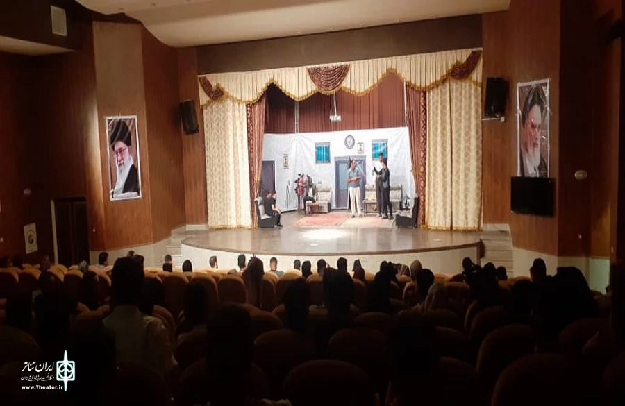 اجرای نمایش کمدی « رحمتلیخ » در شهرستان شوط
 2