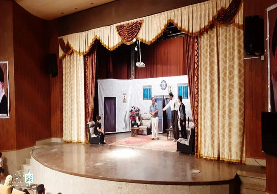اجرای نمایش کمدی « رحمتلیخ » در شهرستان شوط
 2