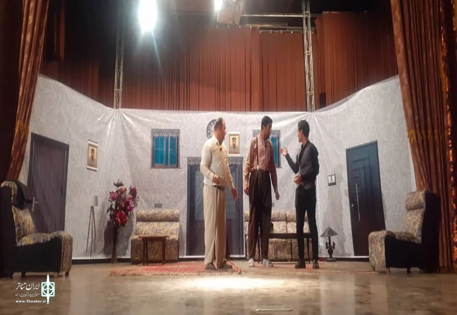 اجرای نمایش کمدی « رحمتلیخ » در شهرستان شوط
 2