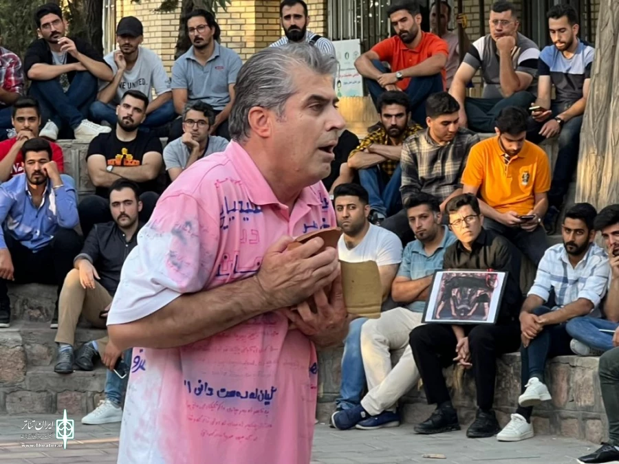 اجرای نمایش خیابانی «شاعیرانه‌کانی شه‌قام» در شهرستان مهاباد اجرا شد
 2