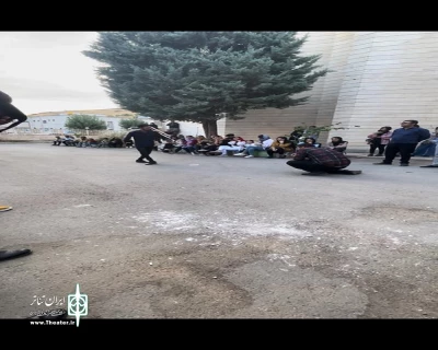 نمایش خیابانی «نمی‌خواهم تو باشم» در پیرانشهر اجرا شد