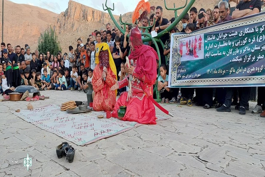  نشست  مدیر عامل انجمن هنرهای نمایشی استان با جمعی از هنرمندان تئاتر 
 2