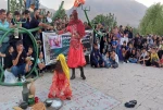  نشست  مدیر عامل انجمن هنرهای نمایشی استان با جمعی از هنرمندان تئاتر 
 2