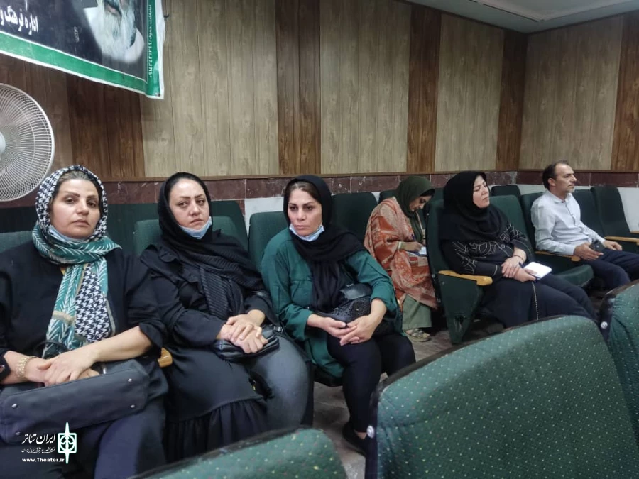 نشست هیات رئیسه انجمن هنرهای نمایشی استان با هنرمندان سلماس  9