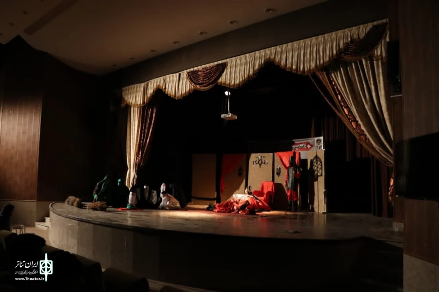 اجرای نمایش «خطبه حضرت زینب» به کارگردانی آرزو قاسم زاده
 2
