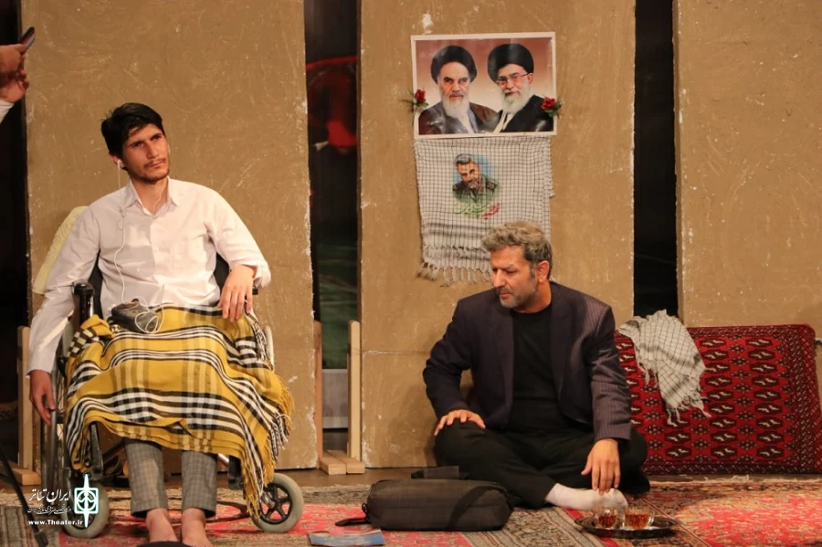 اجرای نمایش «حسین» به کارگردانی ناصر نصرالله زاده
 2