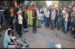 نمایش خیابانی «سوز یک ترانه» در سلماس اجرا  شد.
 2