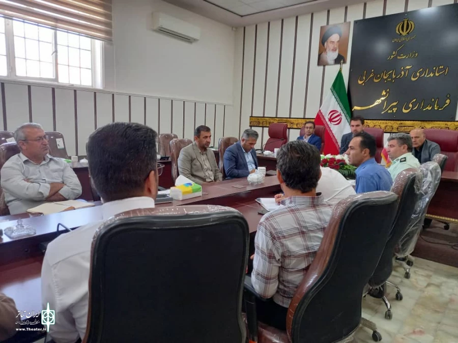 نشست شوارای اداری شهرستان با دبیرخانه نخستین جشنواره تئاتر خیابانی «زاب»
 3
