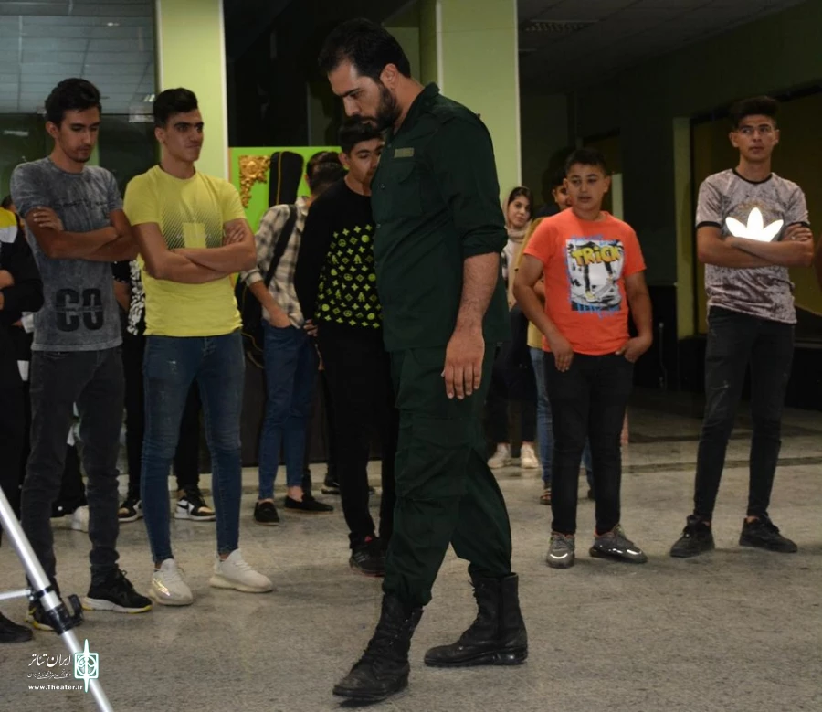 نمایش محیطی «معبر»در چایپاره به اجرا در آمد. 
 2
