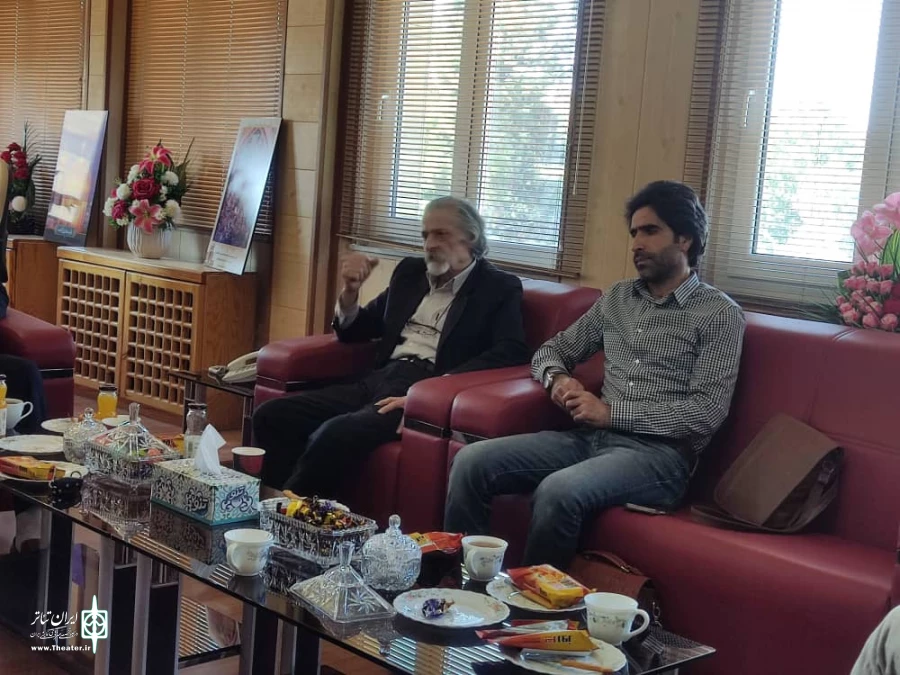 نشست مدیر عامل انجمن هنرهای نمایشی ایران با انجمن هنرهای نمایشی استان آذربایجان‌غربی و اداره کل این استان.
 2