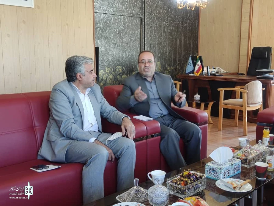 نشست مدیر عامل انجمن هنرهای نمایشی ایران با انجمن هنرهای نمایشی استان آذربایجان‌غربی و اداره کل این استان.
 2