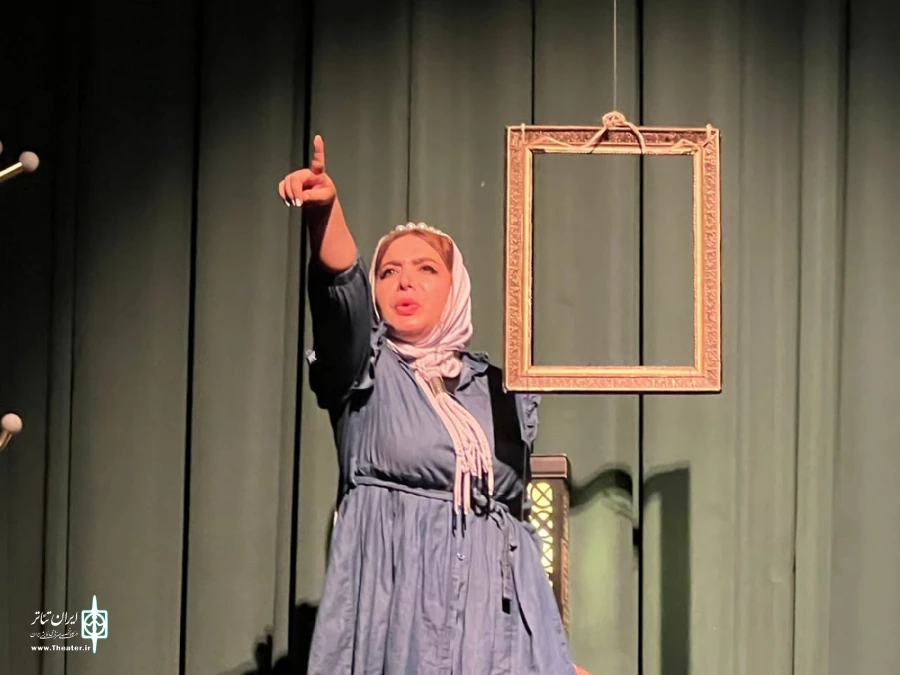 نمایش «میدونم که نمیدونم» به نویسندگی و کارگردانی: سیما نظری 4