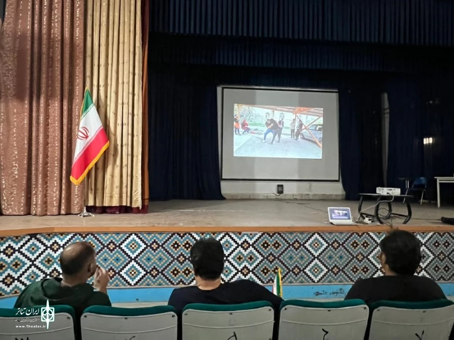 آثار منتخب نخستین جشنواره استانی تئاتر خیابانی «زاب» مشخص شد
 2