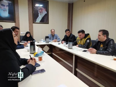 در نشست هنرمندان تئاتر شهرستان با مسئولین شورای شهر

مشکلات چایپاره تئاتر چایپاره بررسی شد
