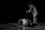 نمایش «مواظب انگشت اشاره‌ات باش» به کارگردانی مرضیه خلیلی 4