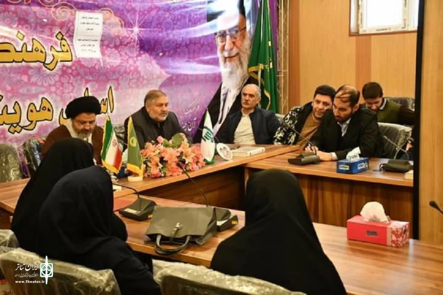 نشست هنرمندان نمایش ماکو با مسئولین رده بالای این شهرستان  3