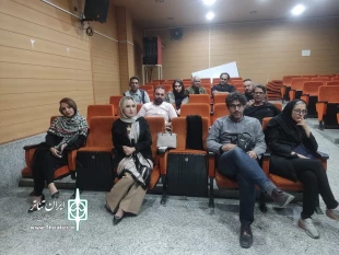 نشست جمعی از فعالین و کارگردانان تئاتر ارومیه برگزار شد. 4