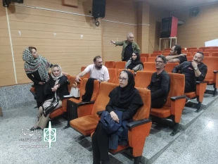 نشست جمعی از فعالین و کارگردانان تئاتر ارومیه برگزار شد. 6