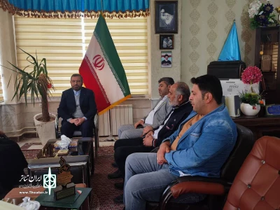 دیدار هنرمندان انجمن هنرهای نمایشی با رییس آموزش و پرورش شهرستان ماکو