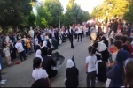 اجرای نمایش خیابانی « عمو زنجیر باف» در شهرستان بوکان
 3
