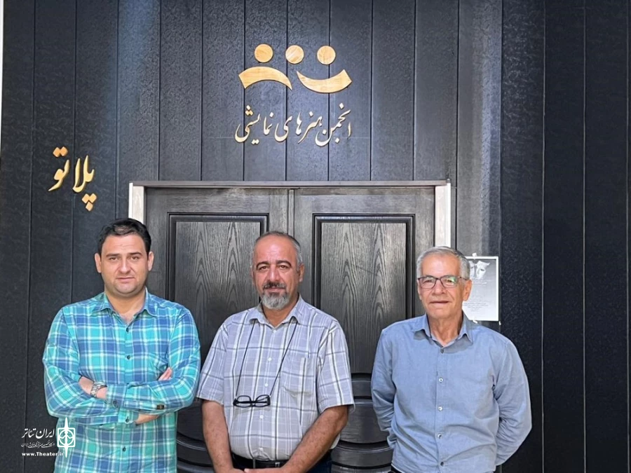 آثار راه یافته به بخش بازبینی دومین جشنواره تئاتر قیزیل جام نقده مشخص شد.
 2