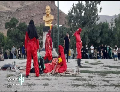در ایام ماه محرم

نمایش خیابانی «کبوتران مسلم بن عقیل» در ماکو اجرا شد