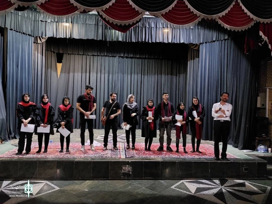 اجرای خوانش نمایشنانه « خانه متروک » از هنرمندان شهرستان شاهین‌دژ
 2