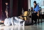 اجرای نمایش سگ‌ها و جاده‌ها در شهرستان ماکو به اجرا در آمد.
 2
