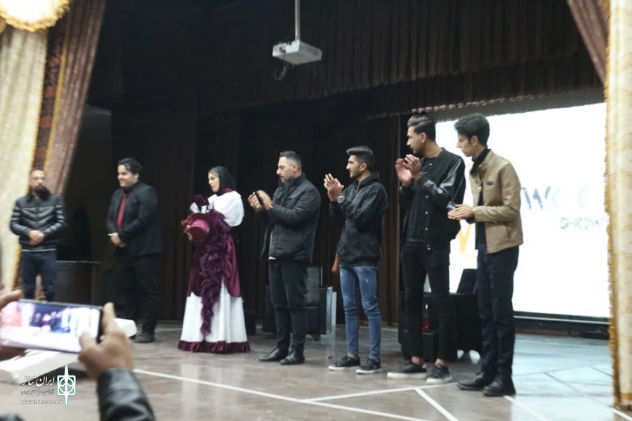 نمایش اناکارنینا در شهرستان شوط به روی صحنه رفت 4