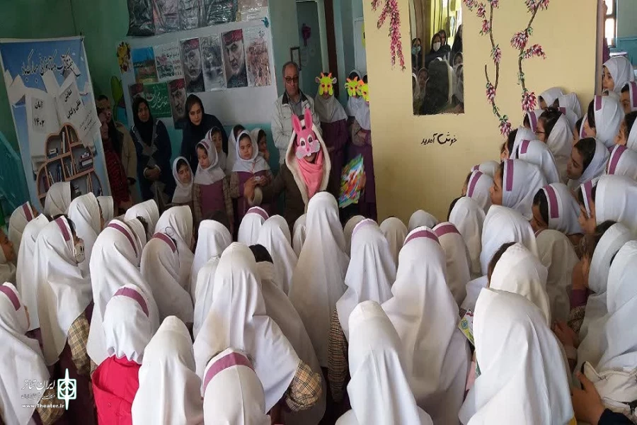 نمایش « نقلی و کتاب » در مدارس کم برخوردار و روستایی شهرستان نقده اجرا شد. 8