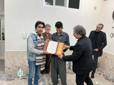 مدیر عامل انجمن هنرهای نمایشی از فرهاد ظاهری عیادت کرد
