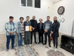 امید خاک‌پور به نمایندگی از انجمن هنرهای نمایشی و‌ هنرمندان تئاتر استان از فرهاد ظاهری عیادت و‌تقدیر کرد
 2