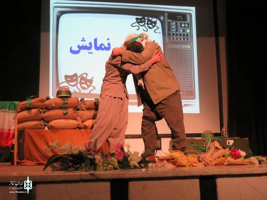 نمایش « مبارز » در شهرستان اشنویه به اجرا در آمد  3