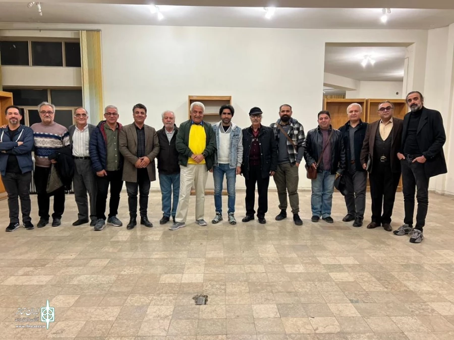نشست جمعی از پیشکسوتان و هنرمندان تئاتر مهاباد
 2