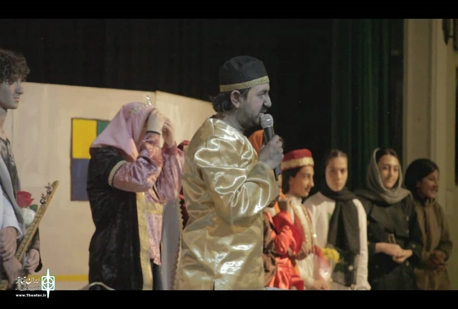 نمایش «کریم آقا» در شهرستان شاهین‌دژ به صحنه رفت
 2