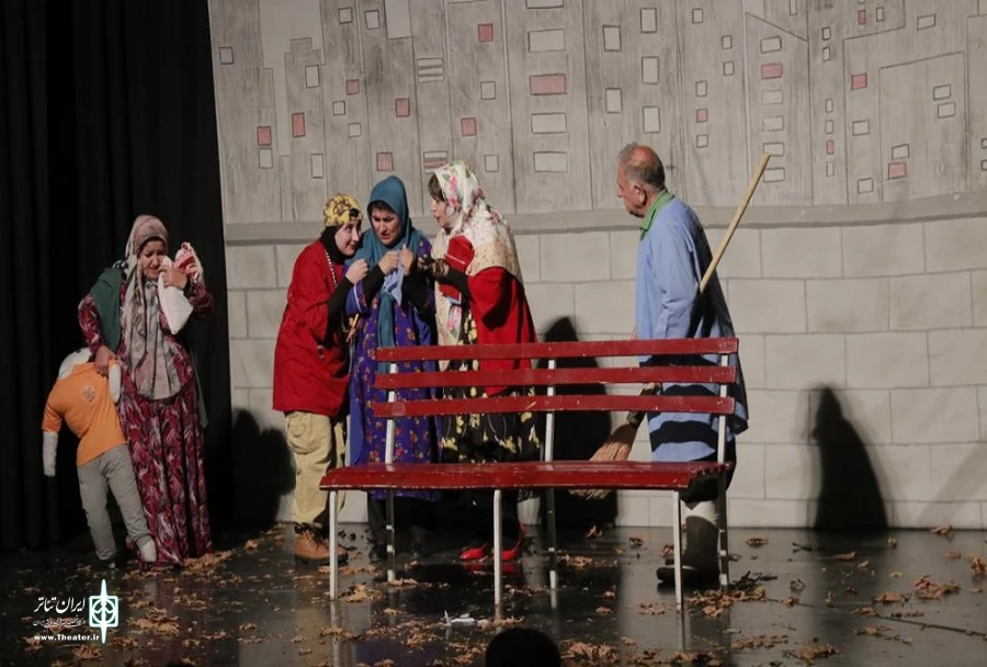 نمایش «بیرەوەری - خاطرات» در شهرستان مهاباد به اجرا در آمد.
 2