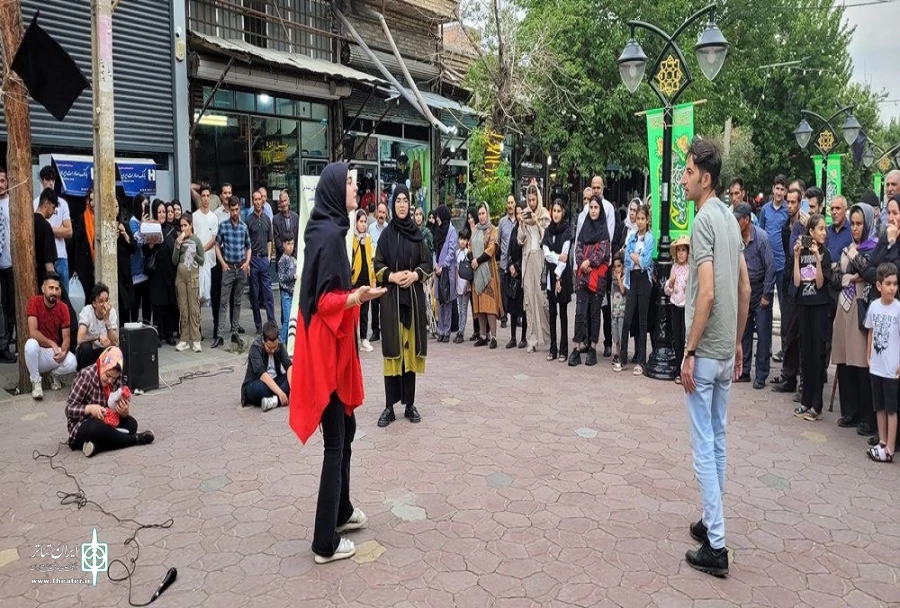 نمایش خیابانی «آخه چرا » در سلماس به اجرا در آمد
 2