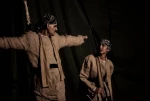 نمایش « ستاره‌ها به همه چشمک می‌زنند» در شاهیش دژ به اجرا در آمد.
 2