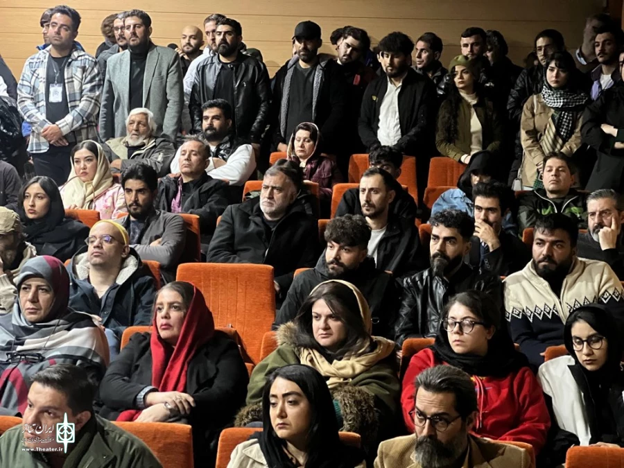 جلسات نقدوبررسی و ورکشاپ اقتصاد در تئاتر در جشنواره سی و ششم برگزار شد . 3