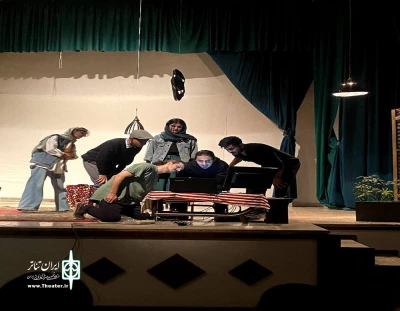 نمایش «ئاوینه - آیینه» در سردشت به صحنه رفت
