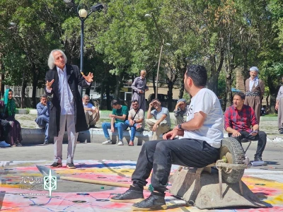 نمایش خیابانی «کد پستی» در تکاب به اجرا درآمد